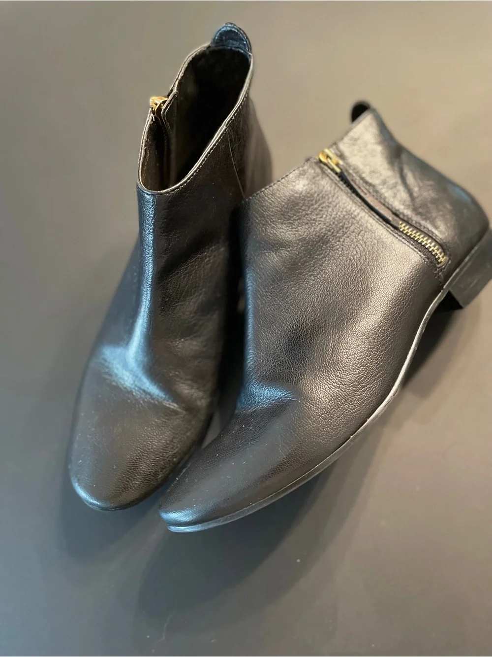 Cole Haan Belmont Leather Ankle Boots Sz 8.5 Black Preppy Minimalist Low Profile